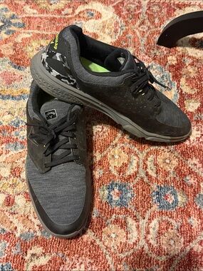 Callaway Black and Gray Athletic Golf Shoes with Camo Heel Accent